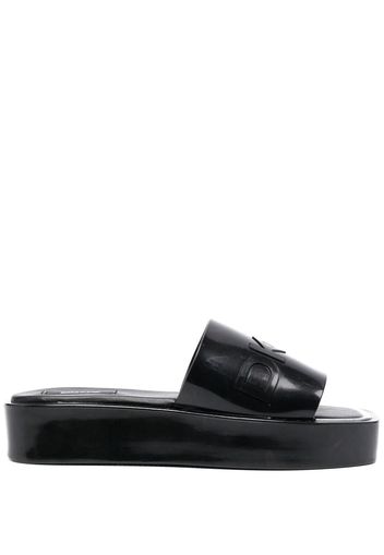 DKNY Laren logo-embossed flatform slides - Nero