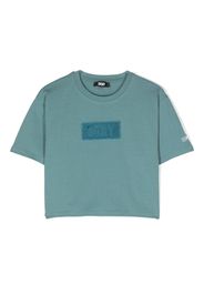 Dkny Kids logo-patch cropped T-shirt - Blu