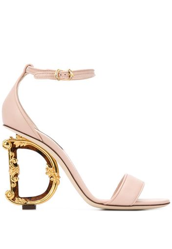 D heel sandals