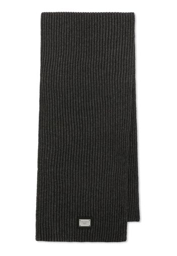 Dolce & Gabbana logo-patch knitted scarf - Grigio