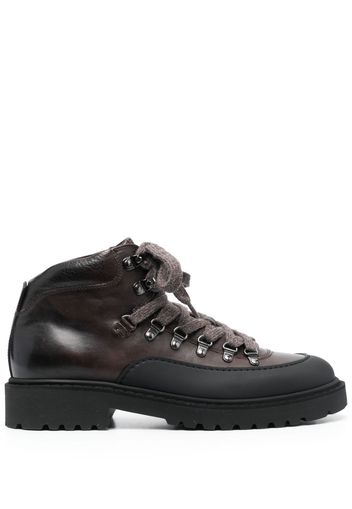 Doucal's lace-up leather ankle boots - Marrone