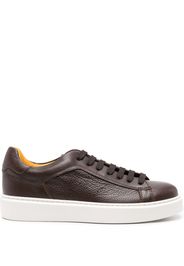Doucal's logo-patch leather sneakers - Marrone