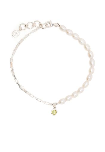 DOWER AND HALL LUNA WHITE PEARL,SILVER CHAIN AND PERIDOT DROP BRACELET - Argento