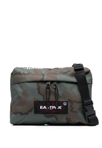 Eastpak abstract-pattern crossbody bag - Verde