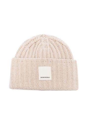 Emporio Armani Kids logo-patch ribbed beanie - Toni neutri