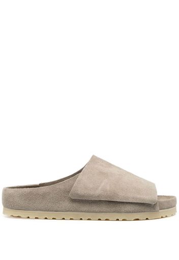 Fear Of God calf suede open toe slides - Toni neutri