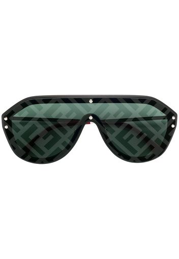 Occhiali da sole modello aviator