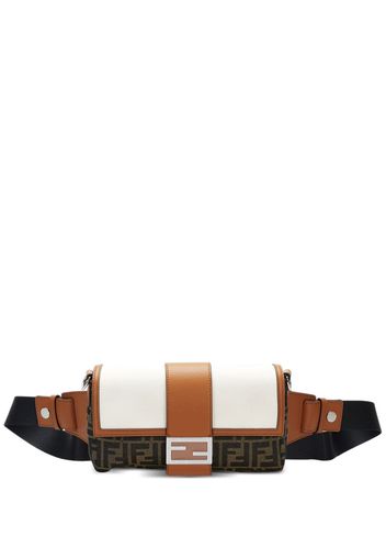 Fendi Pre-Owned Fendi Zucca Convertible Belt Bag - Marrone