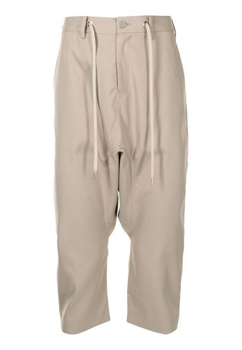 Fumito Ganryu Pantaloni crop con coulisse - Marrone