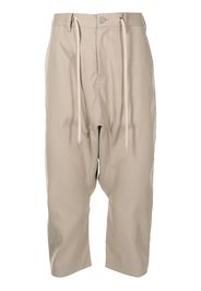 Fumito Ganryu Pantaloni crop con coulisse - Marrone