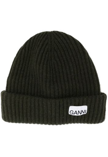 GANNI logo-patch ribbed-knit beanie - Verde