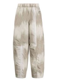 GANNI curved shell trousers - Toni neutri