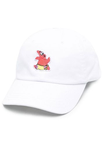 Gcds Cappello da baseball Patrick con ricamo GCDS x Spongebob - Bianco