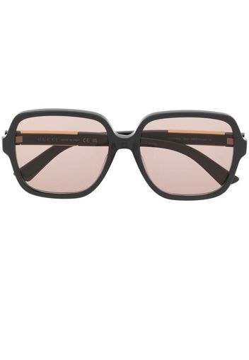 Gucci Eyewear Occhiali da sole oversize con placca logo - Grigio