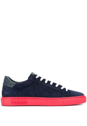 crocodile-patch low-top sneakers