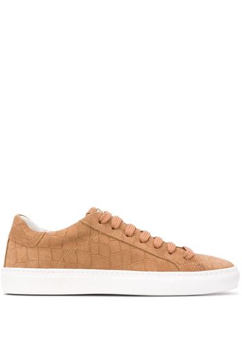 Essence embossed low-top sneakers