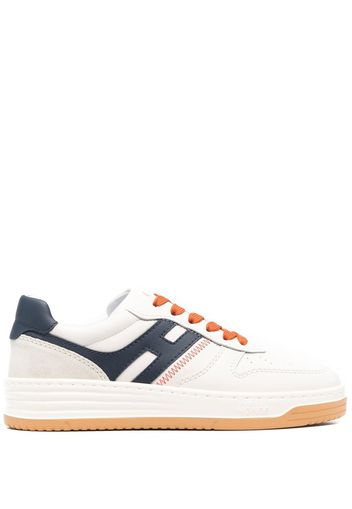 Hogan logo-patch low-top sneakers - Toni neutri