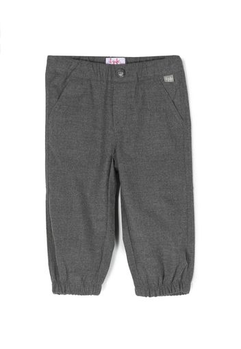 Il Gufo logo-patch cotton trousers - Grigio