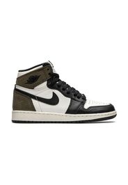 Air Jordan 1 Retro sneakers