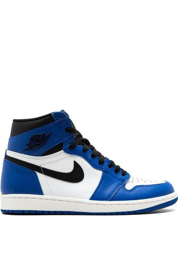 Air Jordan 1 Retro sneakers