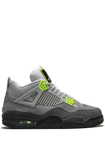 Air Jordan 4 Retro SE sneakers