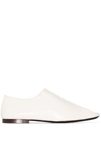 Kenneth Ize White Lemaire flat derby shoes - Bianco