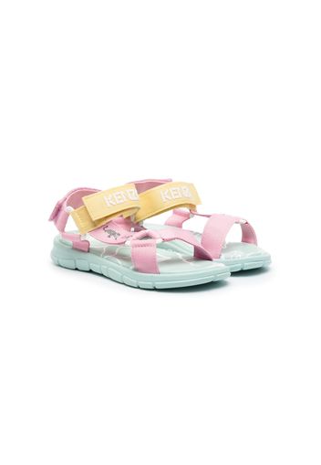 Kenzo Kids embossed-logo flat sandals - Rosa