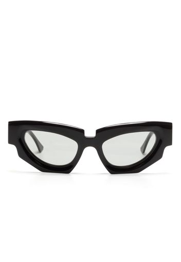 Kuboraum asymmetric-frame tinted sunglasses - Nero