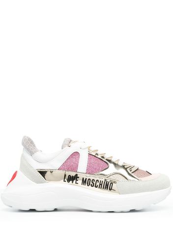 Love Moschino logo-print lace-up trainers - Oro