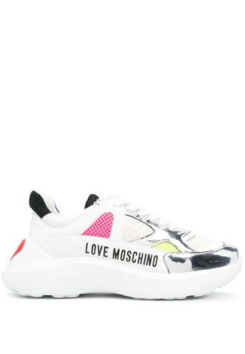 Love Moschino logo-print lace-up trainers - Bianco