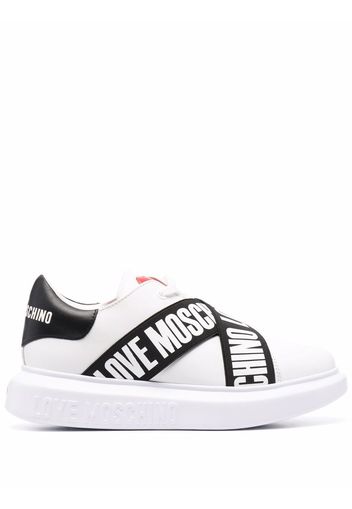 Love Moschino logo-strap chunky sneakers - Bianco