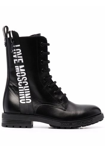 Love Moschino logo-tape ankle boots - Nero