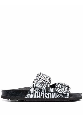 Love Moschino logo-print buckle-fastening sandals - Nero