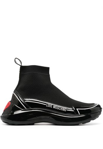 Love Moschino logo-embossed high-top sneakers - Nero