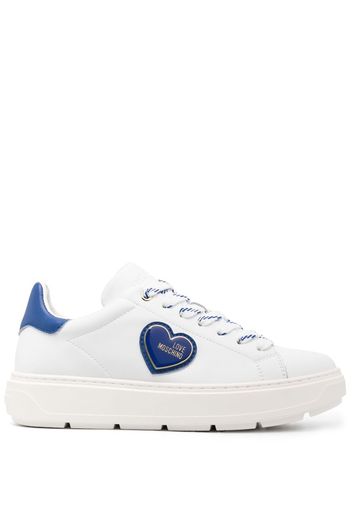 Love Moschino logo-patch low-top sneakers - Bianco