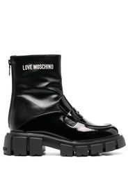 Love Moschino logo-print ankle boots - Nero