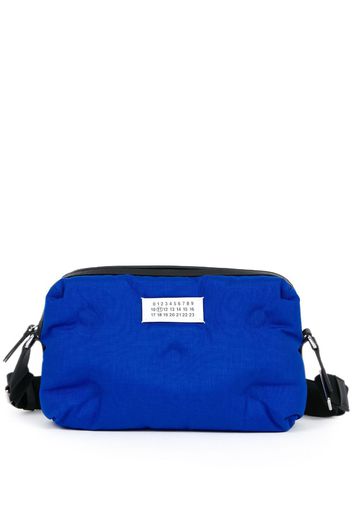 Maison Margiela logo-patch padded shoulder bag - Blu