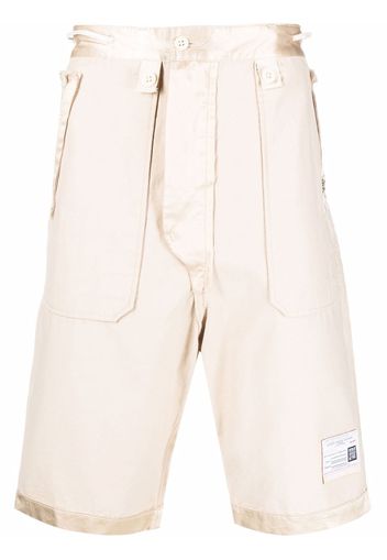 Maison Mihara Yasuhiro knee-length chino shorts - Toni neutri