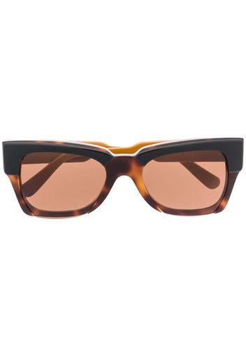 tortoise shell frame sunglasses