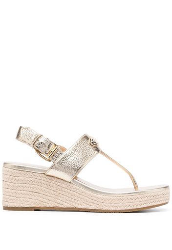 Michael Michael Kors 70mm logo-plaque thong-strap espadrilles - Oro