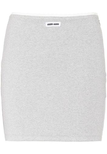 Miu Miu ribbed-knit logo-patch miniskirt - Grigio