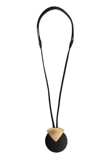 disc pendant necklace