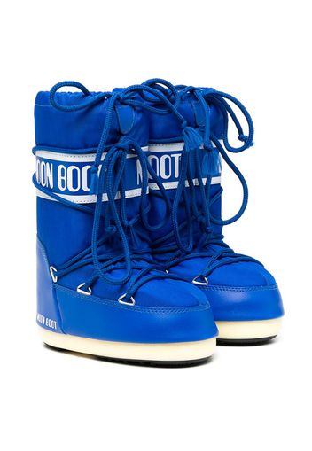 blue-tone moon boots