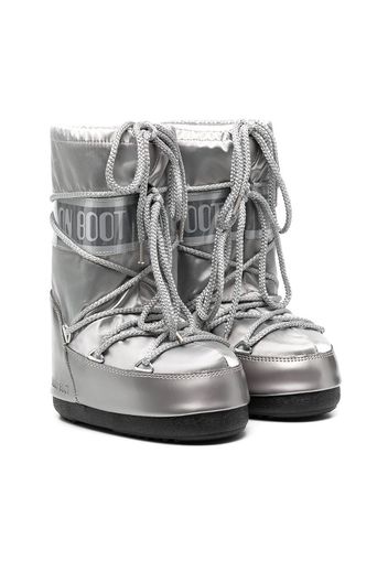 silver-tone moon boots