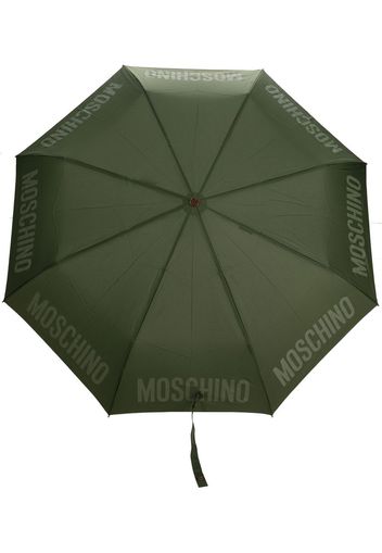 Moschino logo-print compact umbrella - Verde