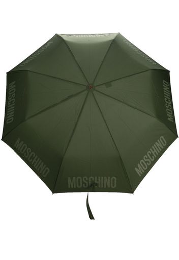 Moschino logo-print compact umbrella - Verde