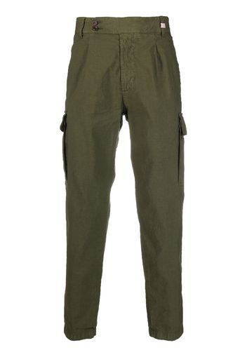 Myths tapered-leg cargo trousers - Verde