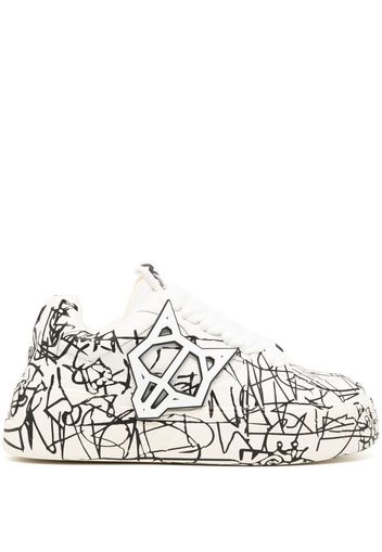 NAKED WOLFE Sneakers Kosa Scribble con stampa graffiti - Bianco