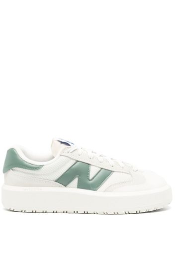 New Balance logo-patch lace-up sneakers - Bianco