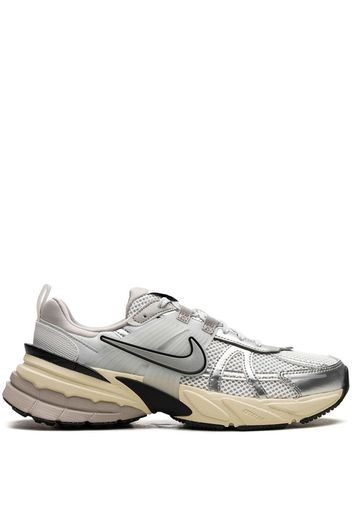 Nike Sneakers V2K Run Metallic Silver - Bianco